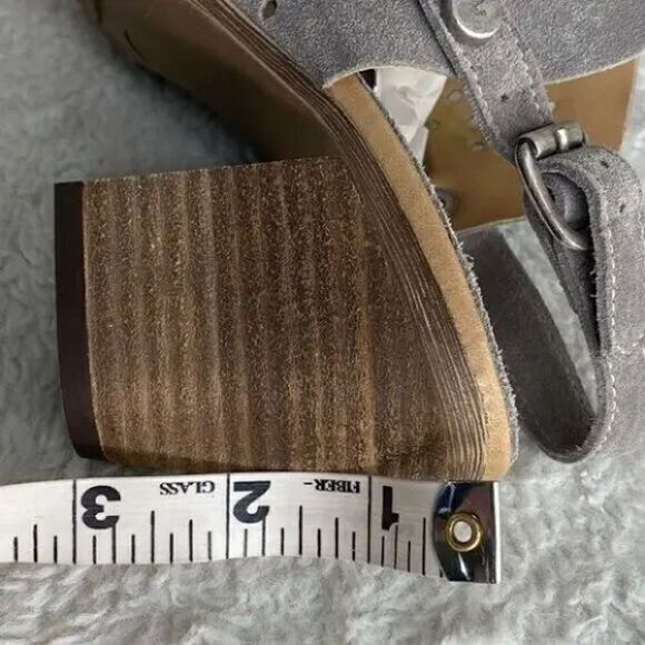 Sophia Milano Grey suede perforated sandal - Picture 4 of 4